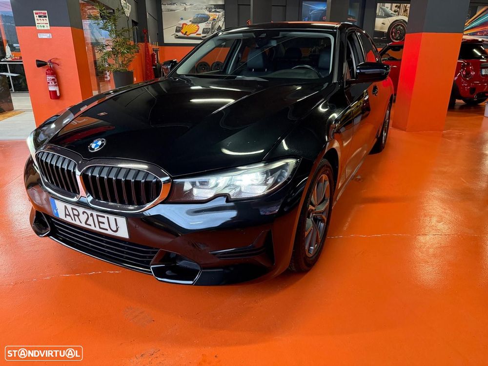 BMW 318 d Pack Desportivo M Auto - 1