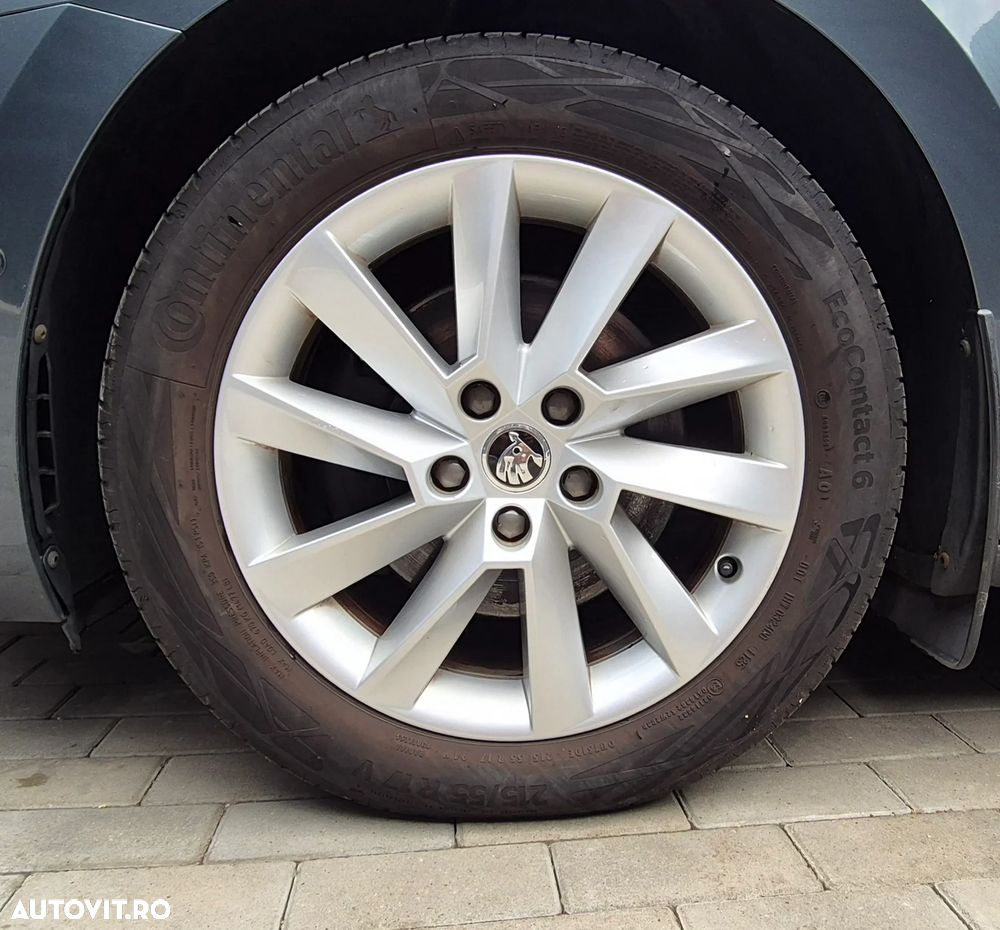 Skoda Superb 2.0 TDI DSG Active - 14