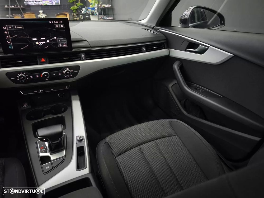 Audi A4 Avant 30 TDI Advanced S tronic - 31