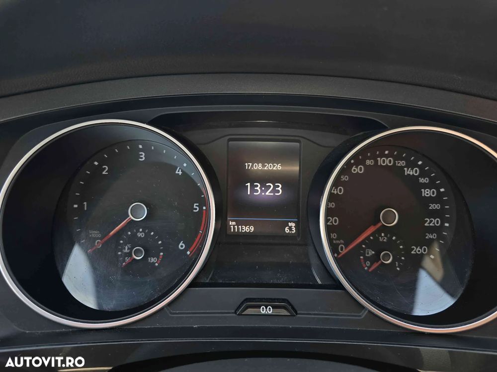 Volkswagen Tiguan - 12