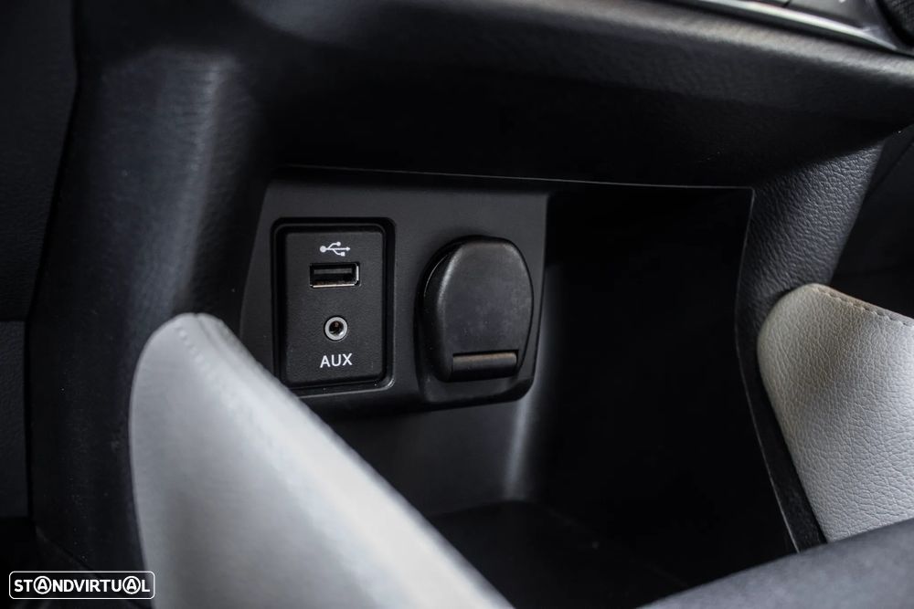 Nissan Micra 1.0 G Acenta - 24