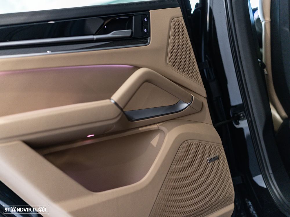 Porsche Cayenne Coupé E-Hybrid - 41