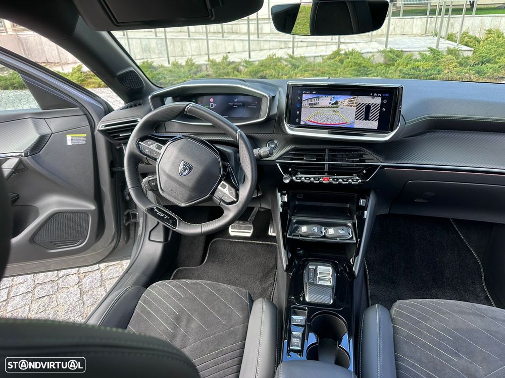 Peugeot e-208 GT - 10