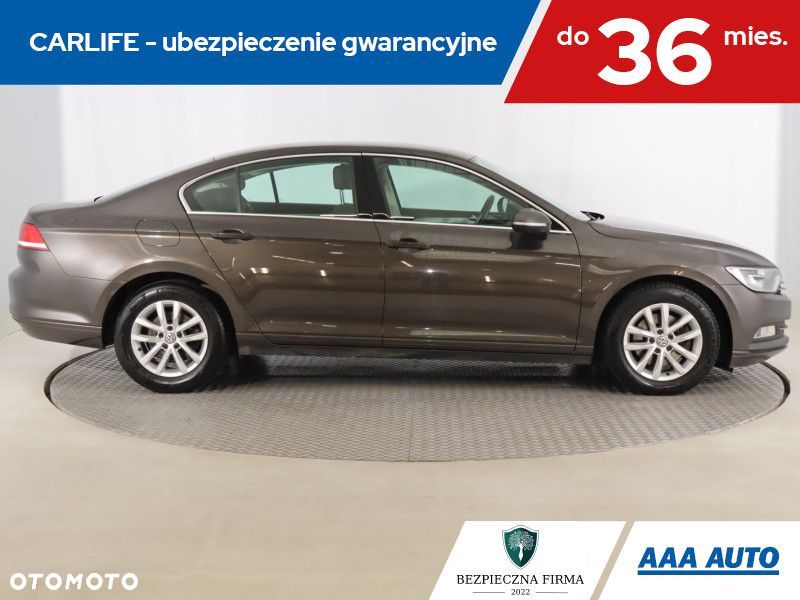 Volkswagen Passat - 8