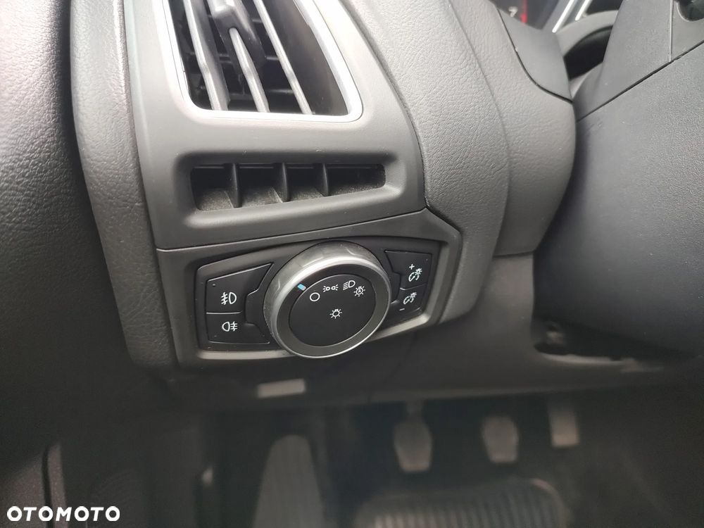 Ford Focus 1.5 EcoBoost Titanium ASS - 25