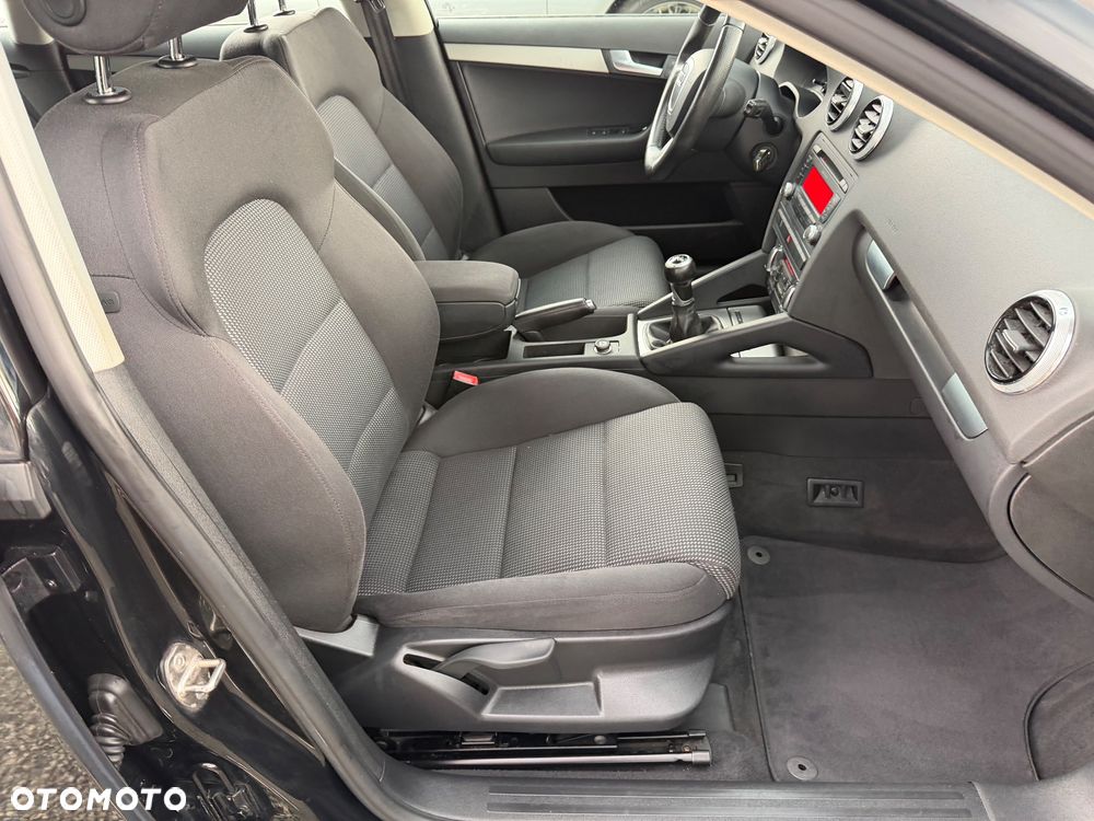 Audi A3 Sportback 1.6 Ambition - 31