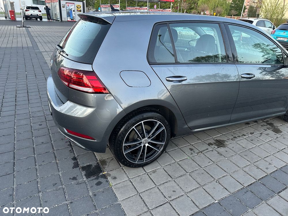 Volkswagen Golf - 9