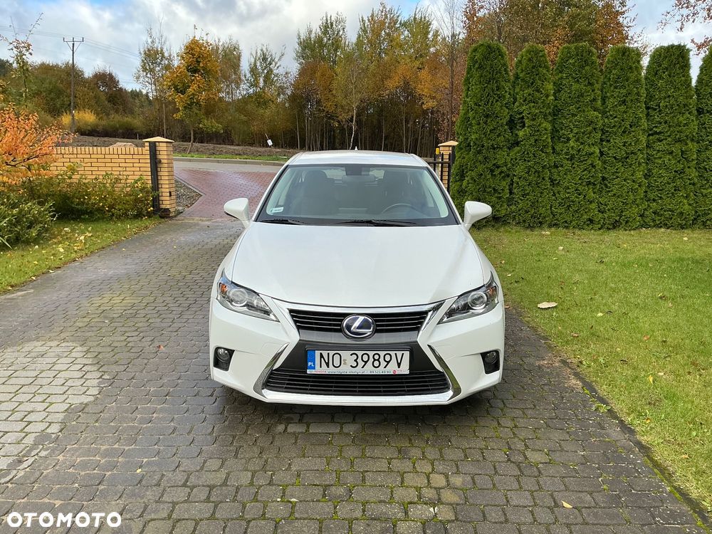 Lexus CT - 4
