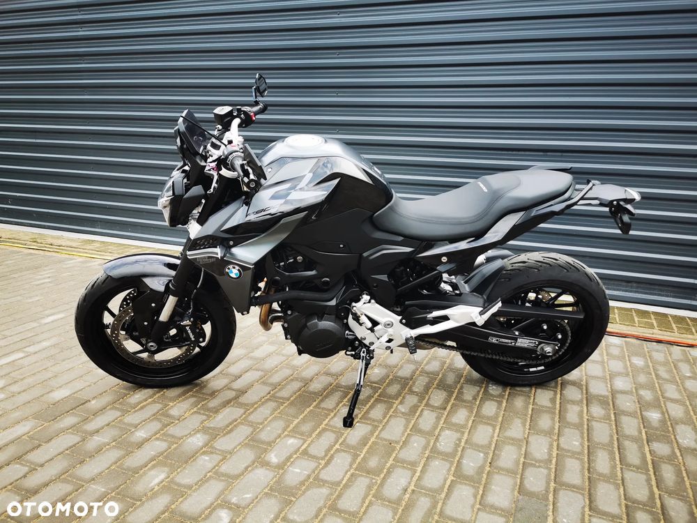 BMW F - 2