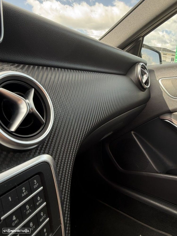 Mercedes-Benz A 180 d AMG Line - 13