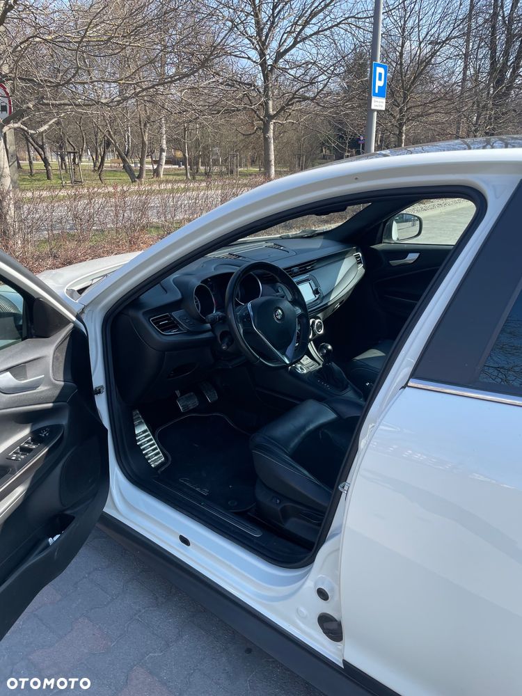 Alfa Romeo Giulietta 1750 TBi QV TCT - 9