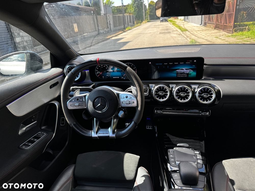 Mercedes-Benz CLA - 12