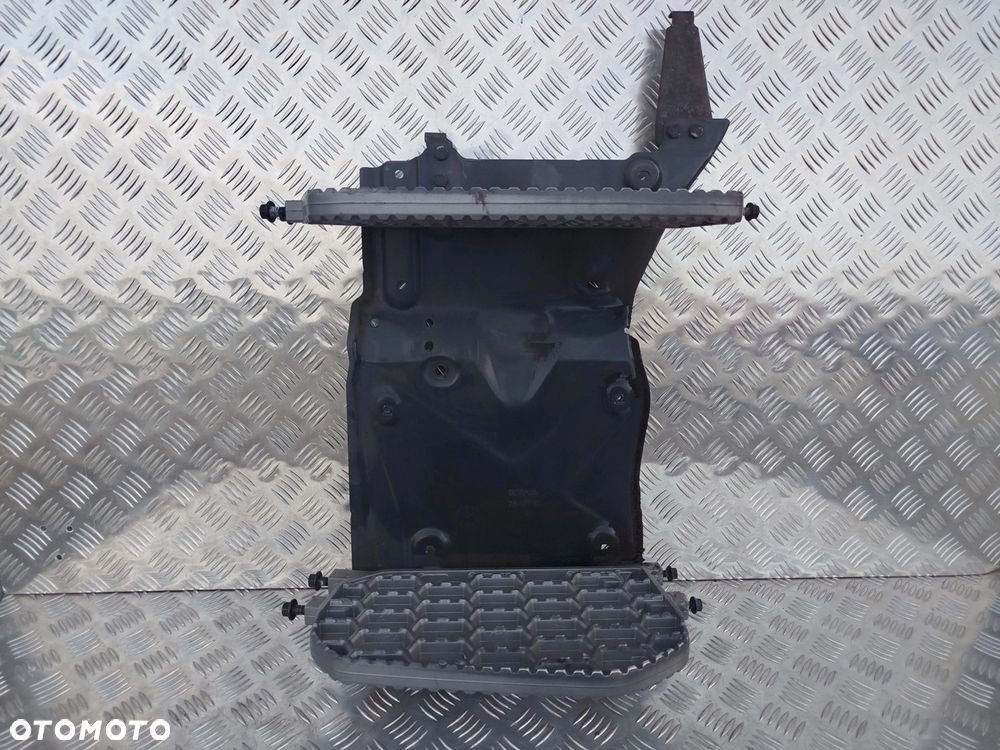 STOPIEŃ STOPNICA LEWA SCANIA R NTG LIFT - 1