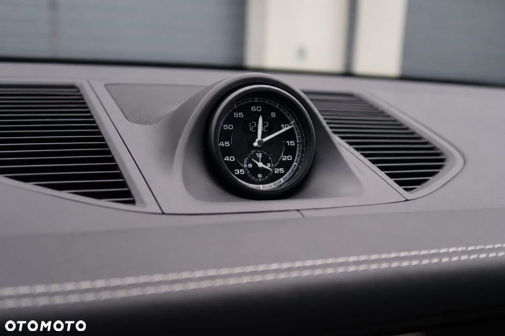 Porsche Macan T - 11