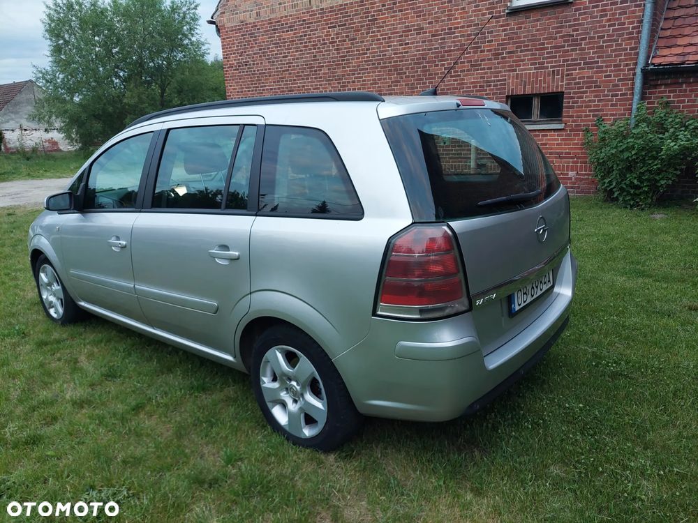 Opel Zafira 1.9 CDTI Cosmo - 3