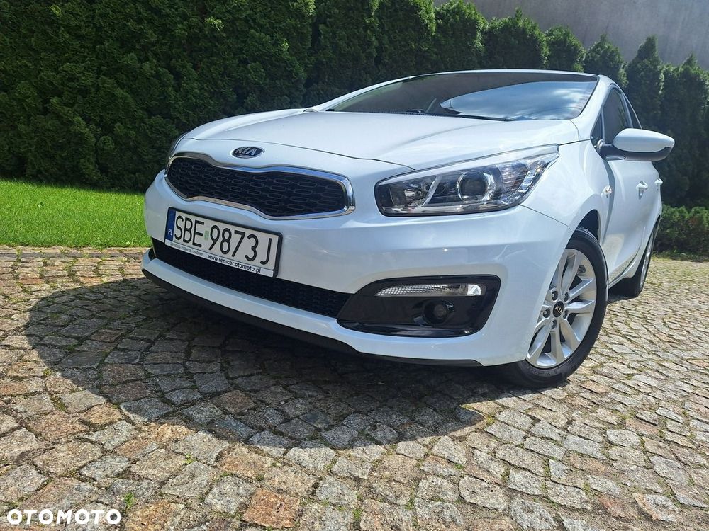 Kia Ceed - 35