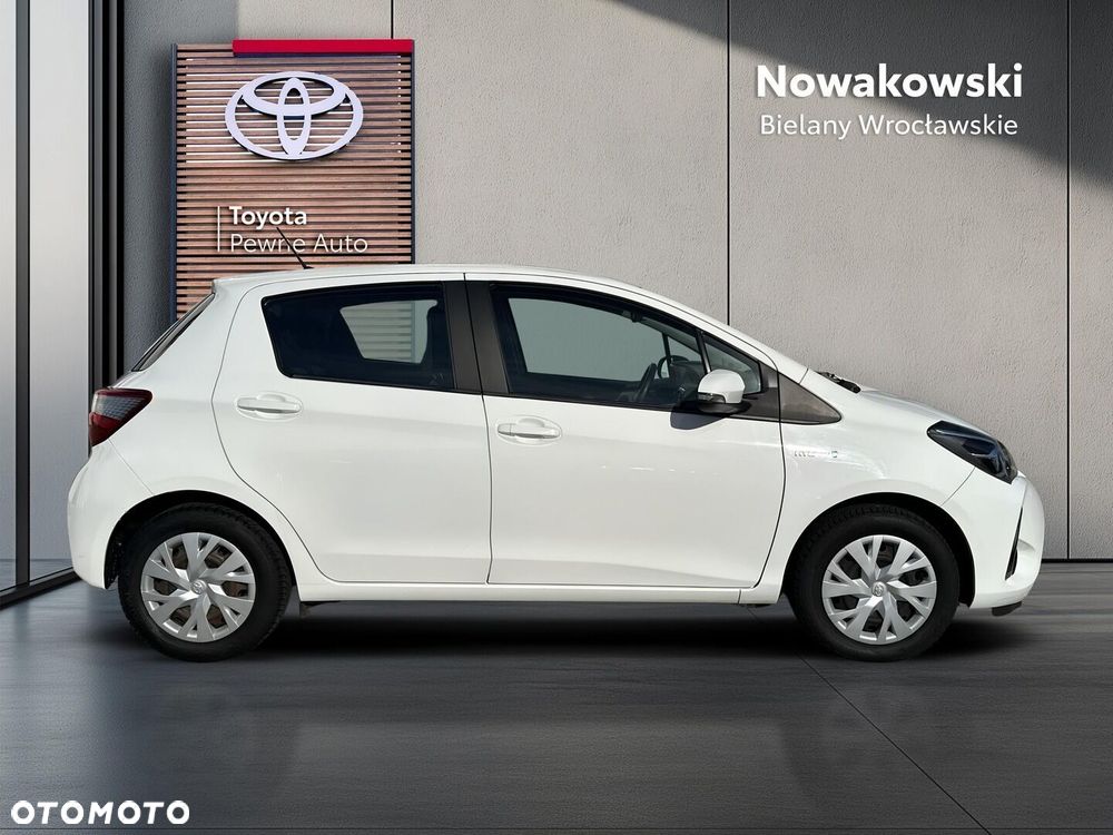 Toyota Yaris Hybrid 100 Premium EU6 - 26