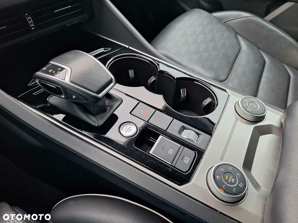 Volkswagen Touareg - 23