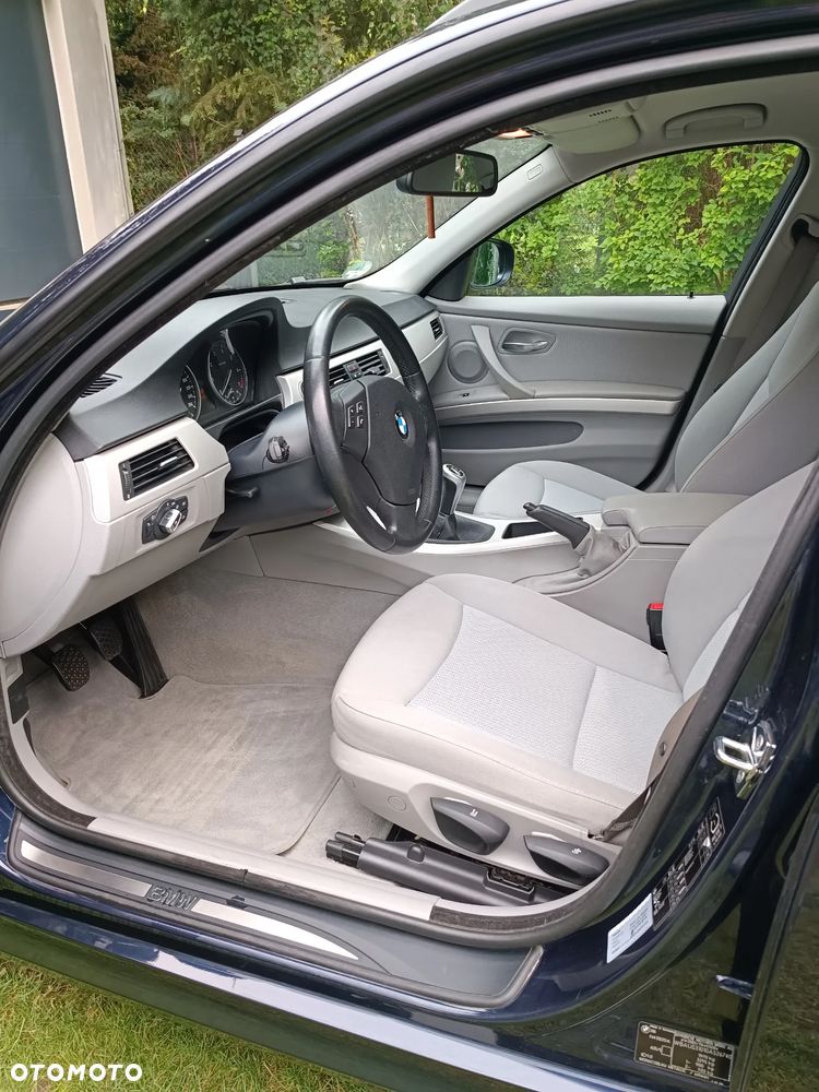 BMW Seria 3 318i - 2