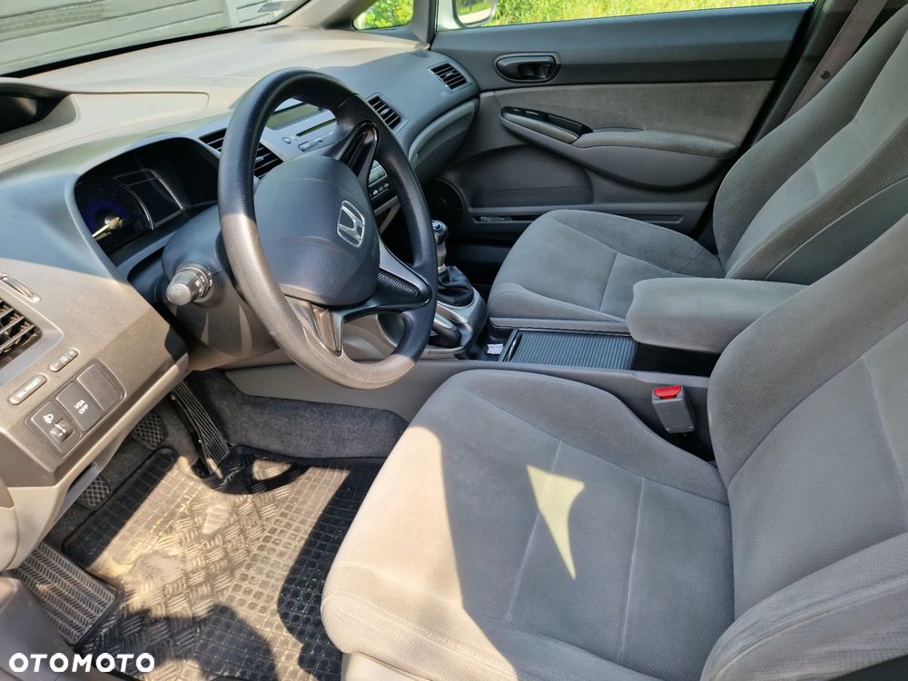 Honda Civic 1.8 Comfort - 8