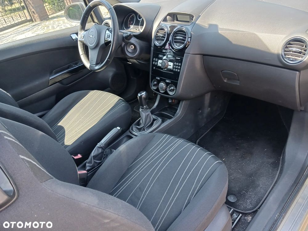 Opel Corsa 1.2 16V Cosmo - 7