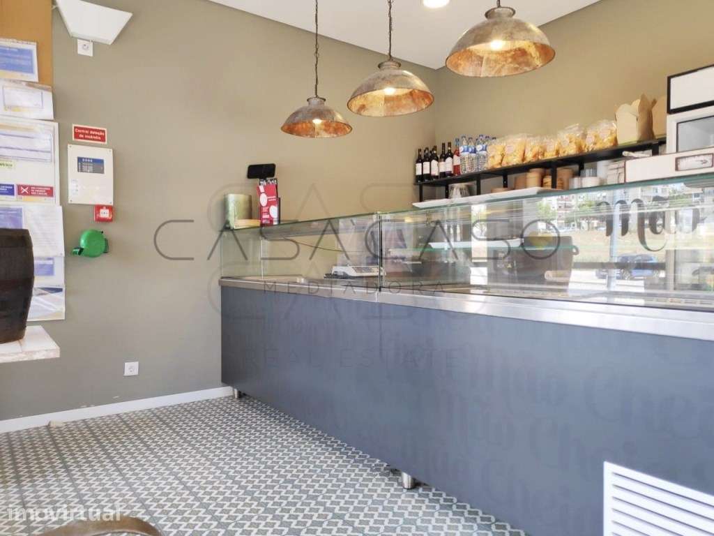 Estabelecimento equipado para take away no Bairro do Liceu - Grande imagem: 3/16
