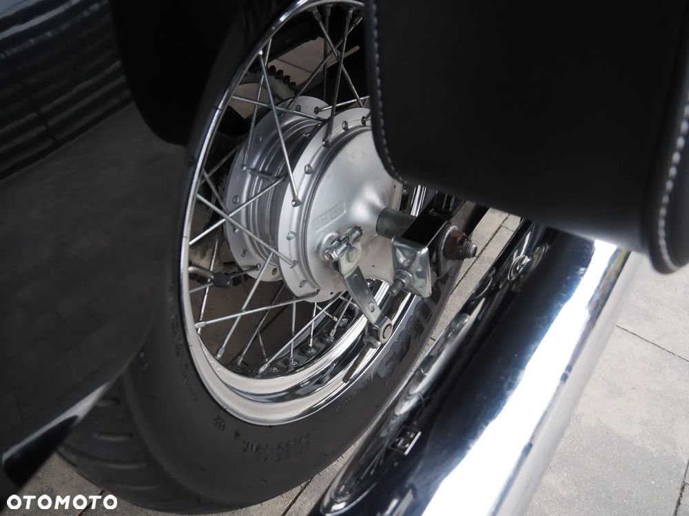 Suzuki Intruder - 12