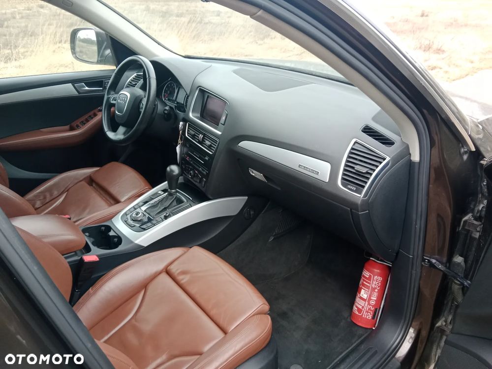 Audi Q5 3.2 FSI Quattro S tronic - 9