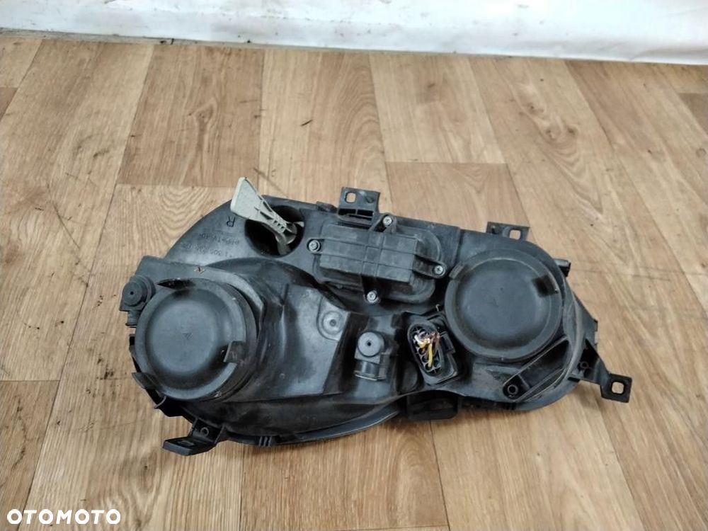 volkswagen polo 4 lampa przód prawa - 2