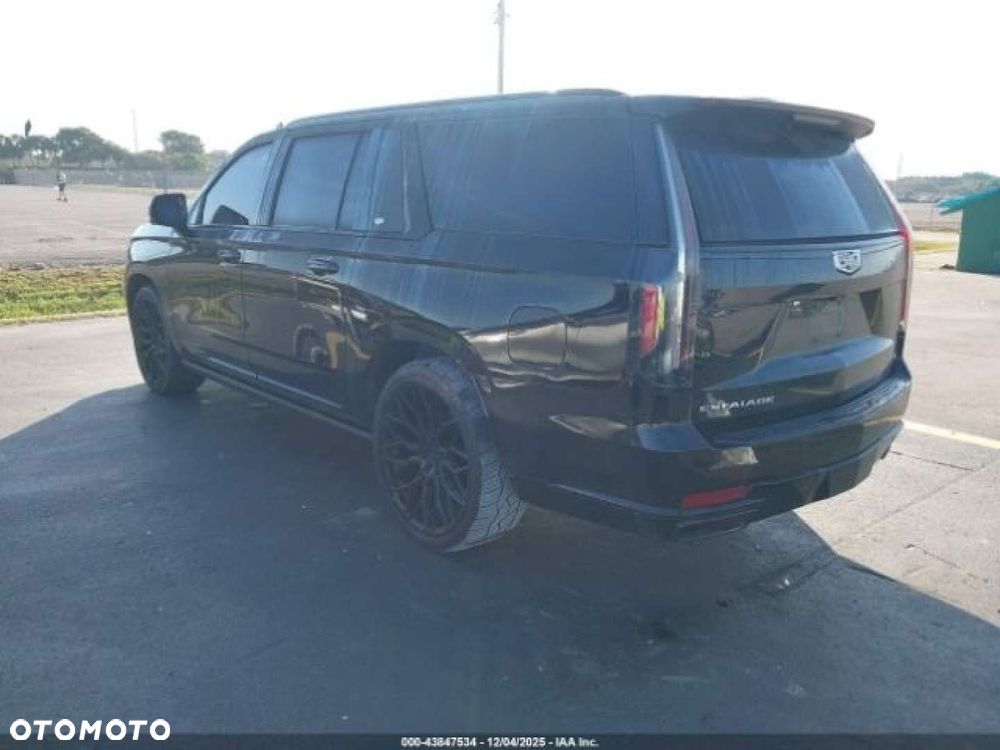 Cadillac Escalade - 7