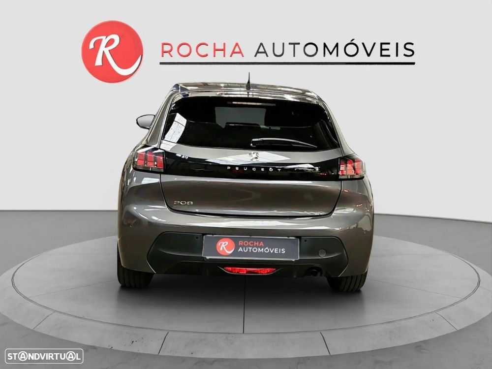 Peugeot 208 - 8