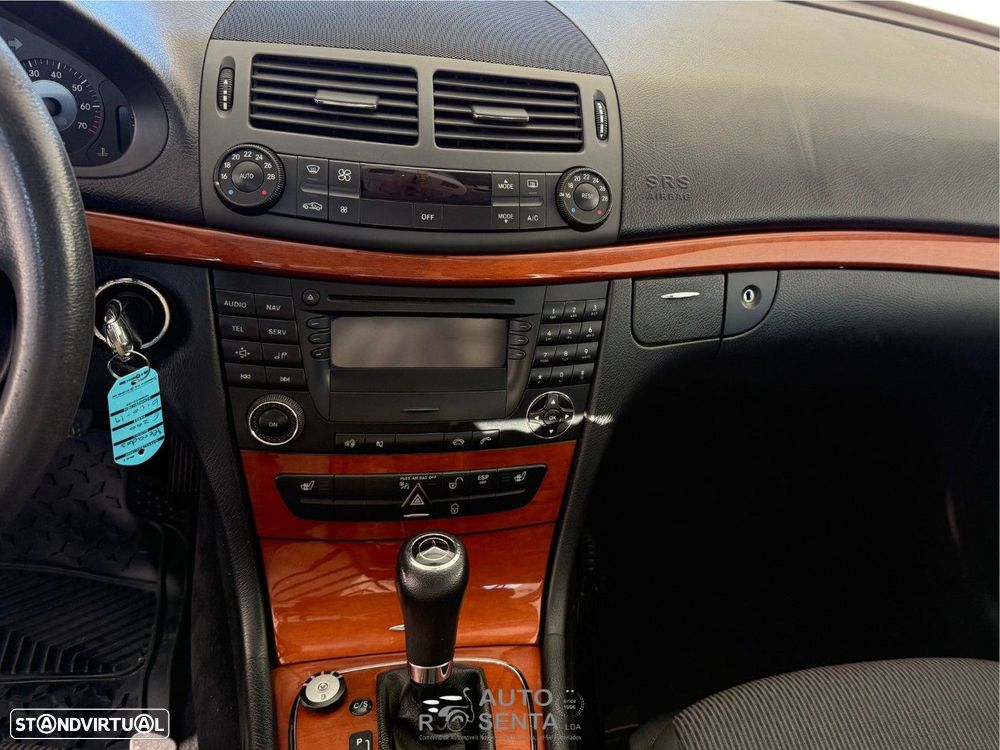 Mercedes-Benz E 200 K Elegance Aut. - 13