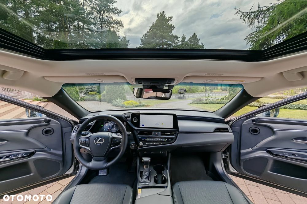 Lexus ES 300h Business Edition - 9