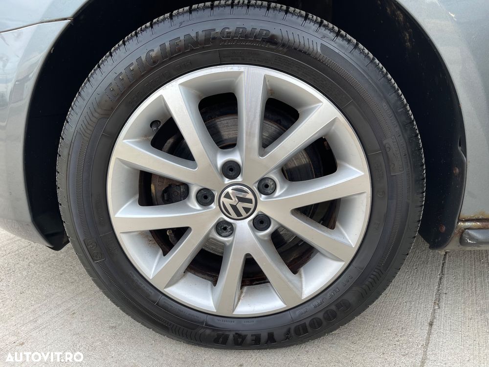 Volkswagen Golf 1.6 TDI BlueMotion Technology Comfortline - 39