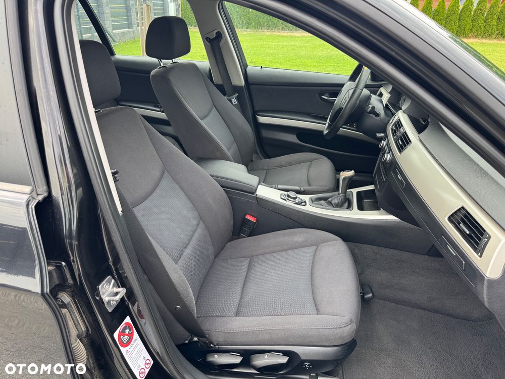 BMW Seria 3 318d - 31