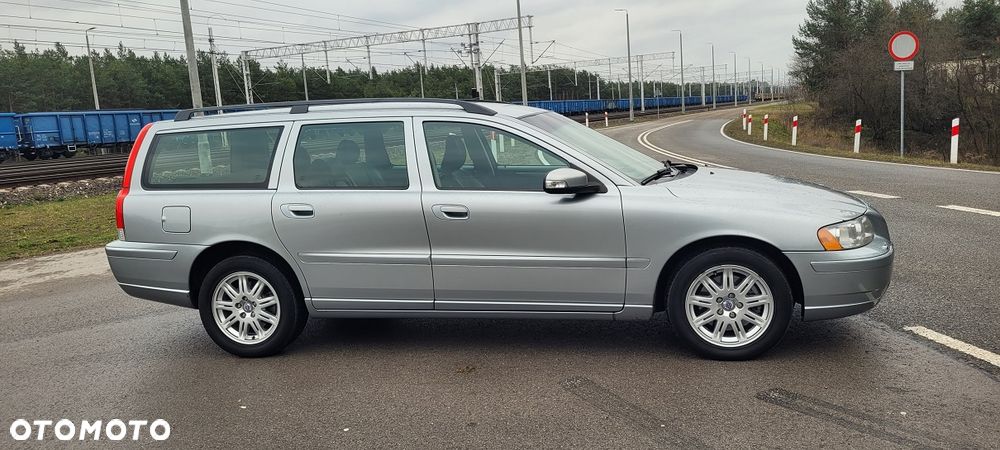 Volvo V70 D5 AWD Summum - 6