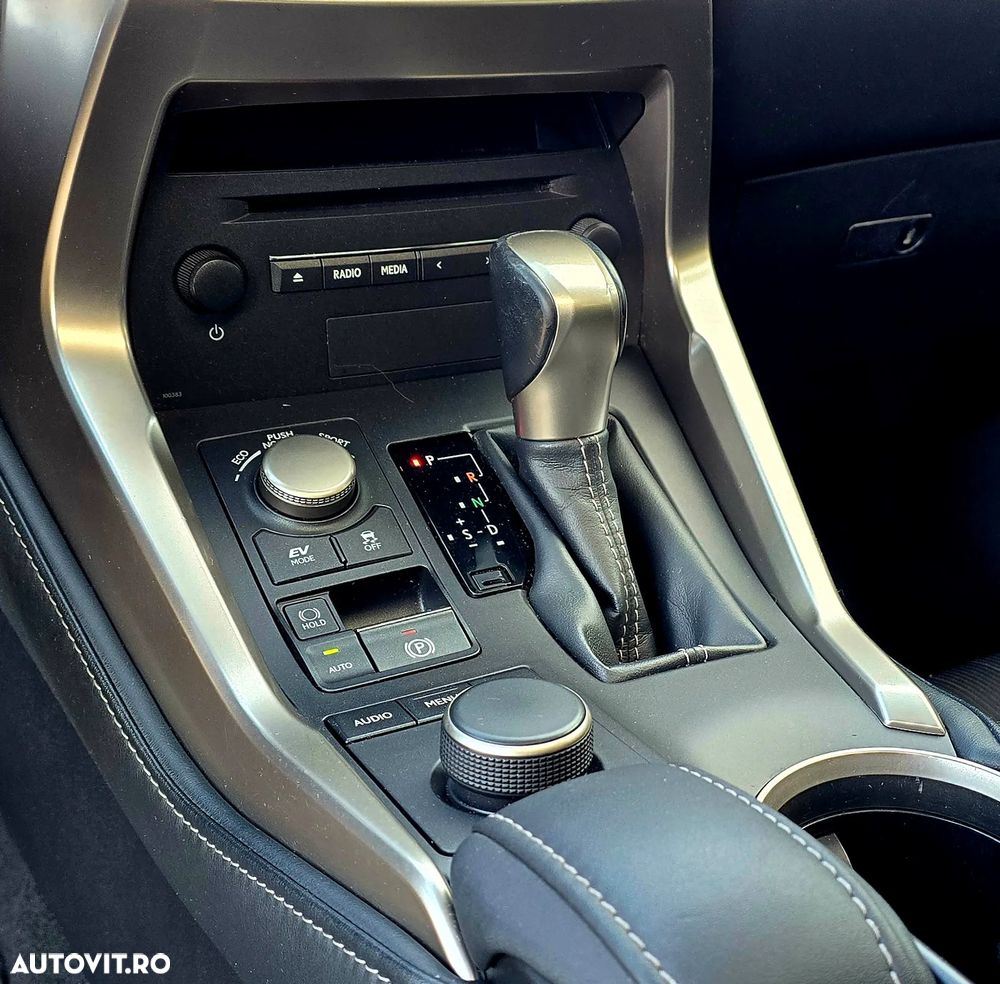 Lexus Seria NX 300h - 21