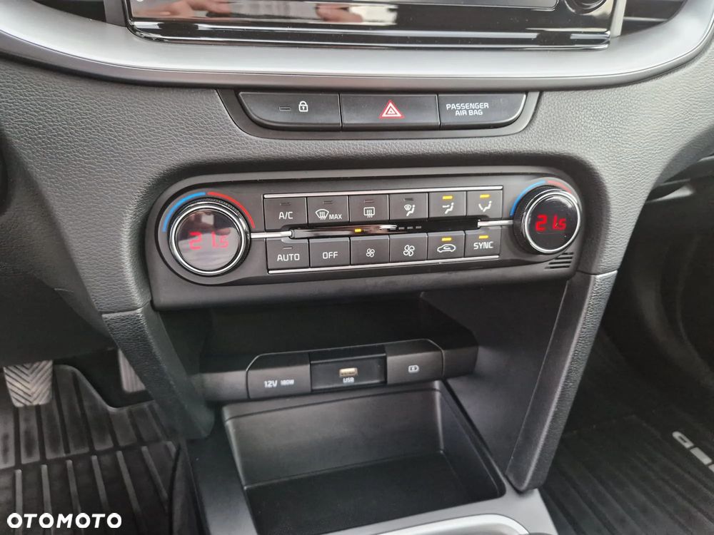 Kia XCeed 1.5 T-GDI M - 23