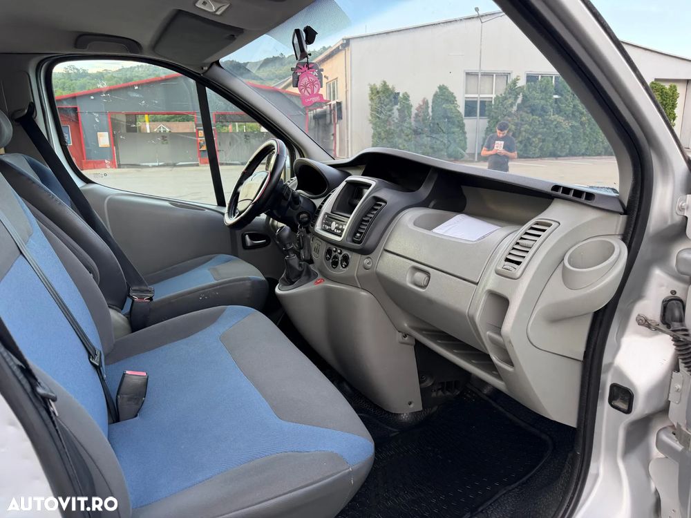 Renault Trafic Passenger L1H1 Authentique - 5
