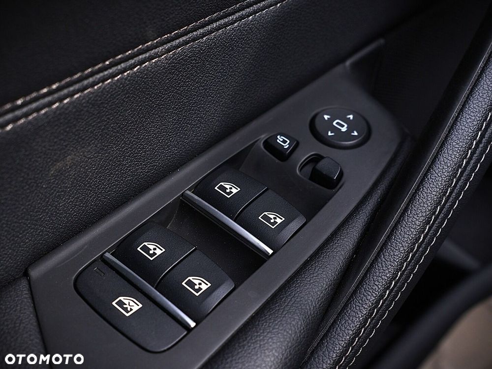 BMW Seria 5 520d xDrive mHEV - 25