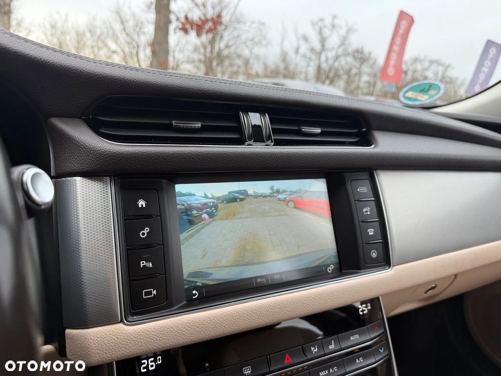 Jaguar XF E-Performance Prestige - 22