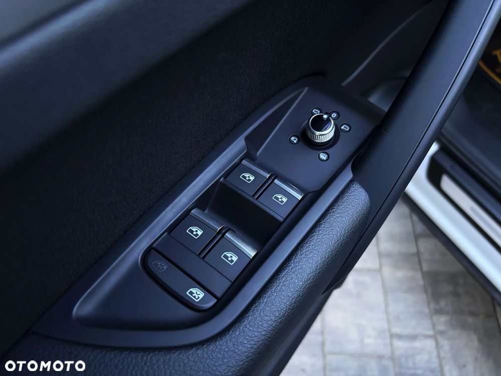 Audi Q5 40 TDI quattro S tronic S line - 35