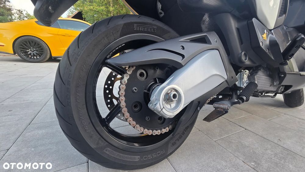 Aprilia SRV 850 - 4
