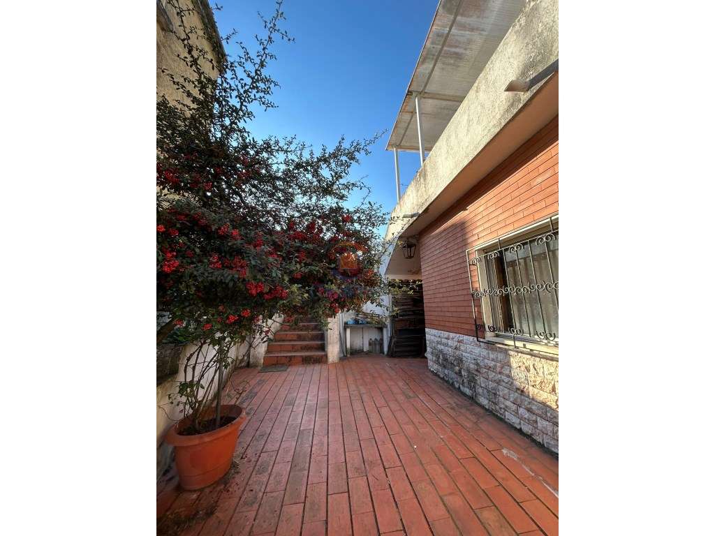 Moradia T5 + 1 em Loures - Grande imagem: 2/28