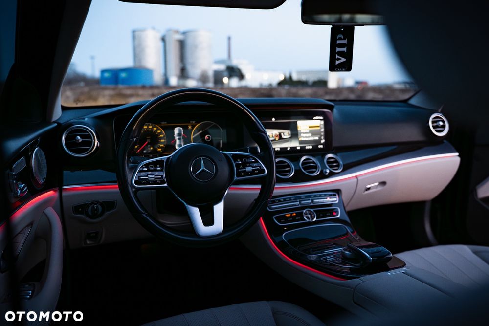 Mercedes-Benz Klasa E 300 9G-TRONIC Avantgarde - 6