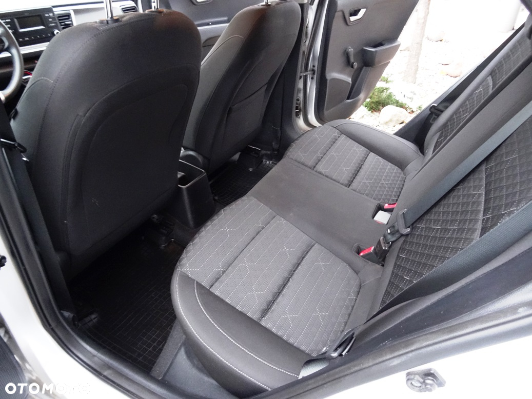 Kia Rio 1.2 Business Line - 16