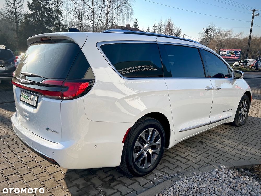 Chrysler Pacifica - 2