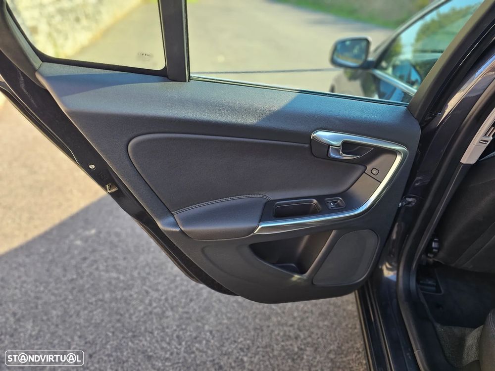 Volvo S60 1.6 D2 Drive Momentum Powershift Start/Stop - 10