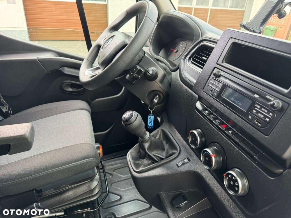 Renault Master 10 europalet Salon Polska - 23