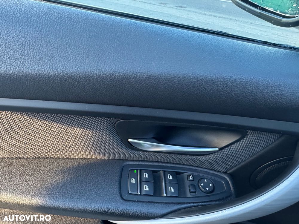 BMW Seria 3 320i AT - 9